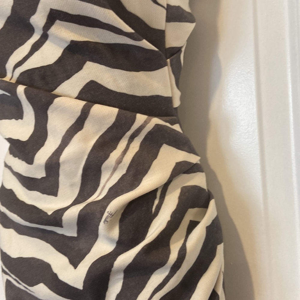 Emilio Pucci Black and Cream Zebra-Print Midi Dress - Picture 3 of 9